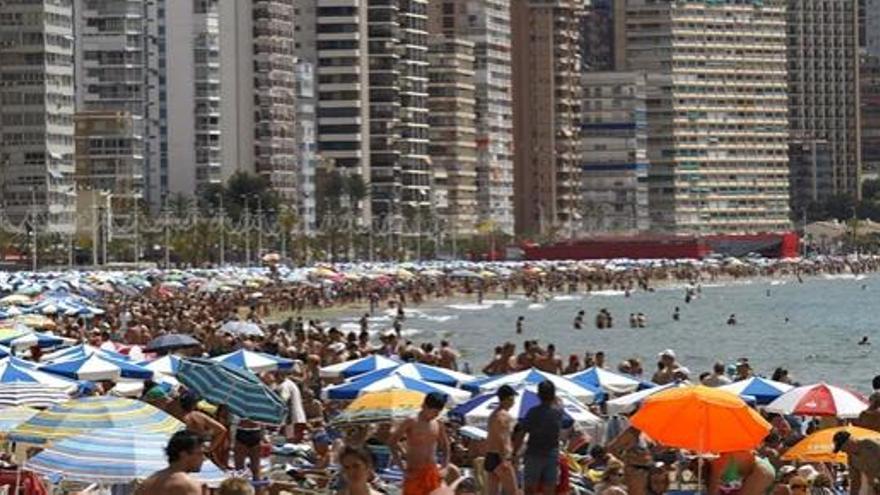 Imagen de la playa de Benidorm el pasado año.