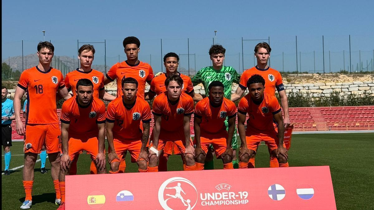 Finlandia y Países Bajos jugaron ayer el partido correspondiente a la Ronda Élite UEFA en el Estadi Olímpic Camilo Cano de La Nucía con victoria por 0-3 de la selección neerlandesa.
