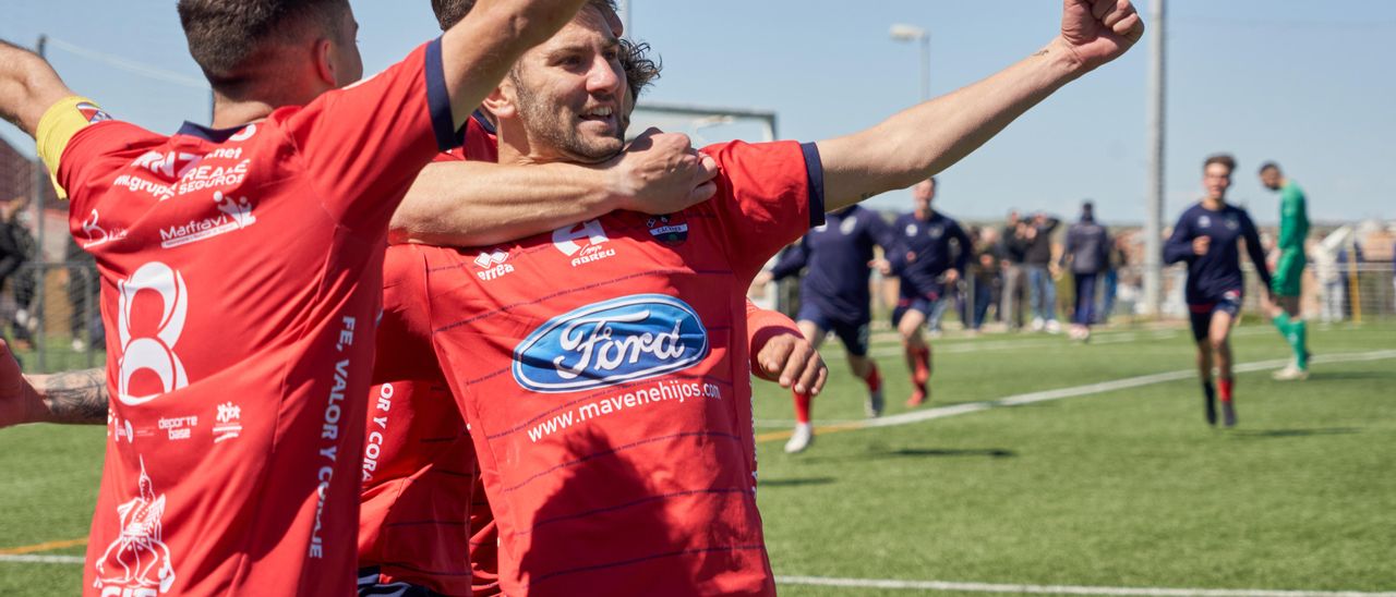 Celebración de un gol del Diocesano el pasado domingo ante el Trujillo.