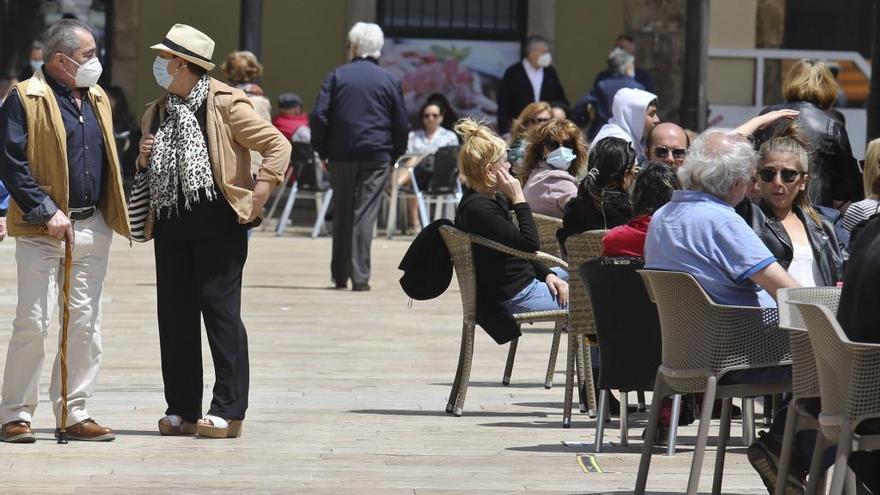 Salud registra 32 nuevos positivos en Asturias, dos relacionados con los brotes de Llanes y Ribadesella