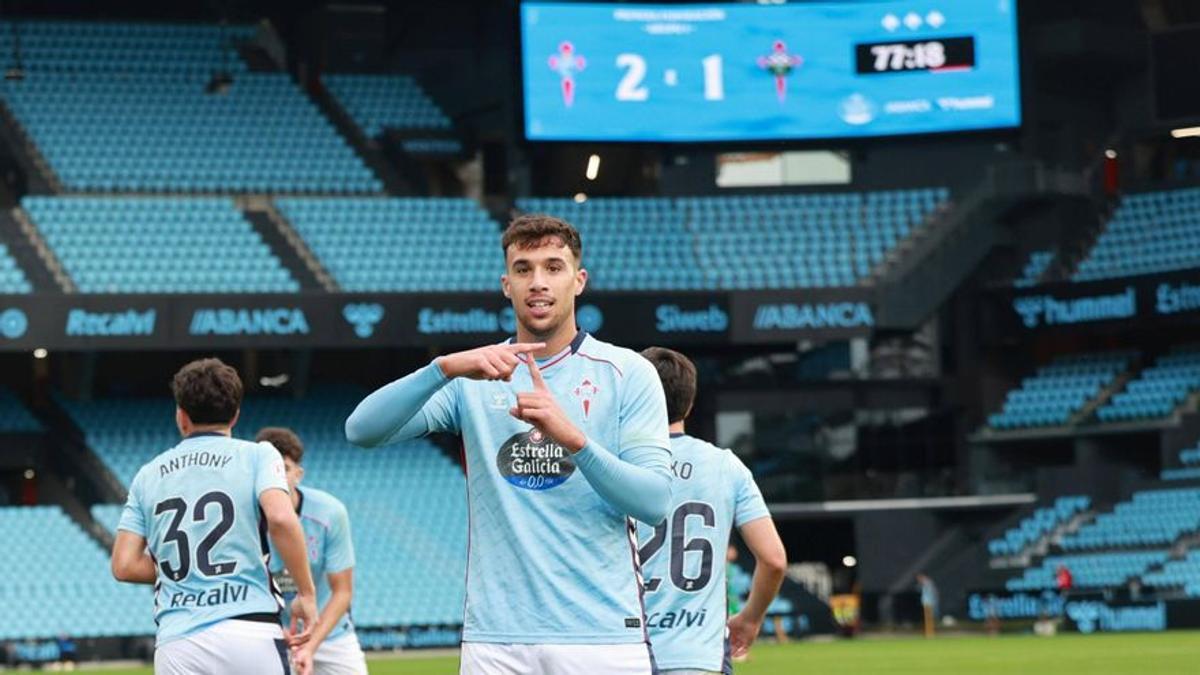 Alvaro Marín celebra el segundo gol del