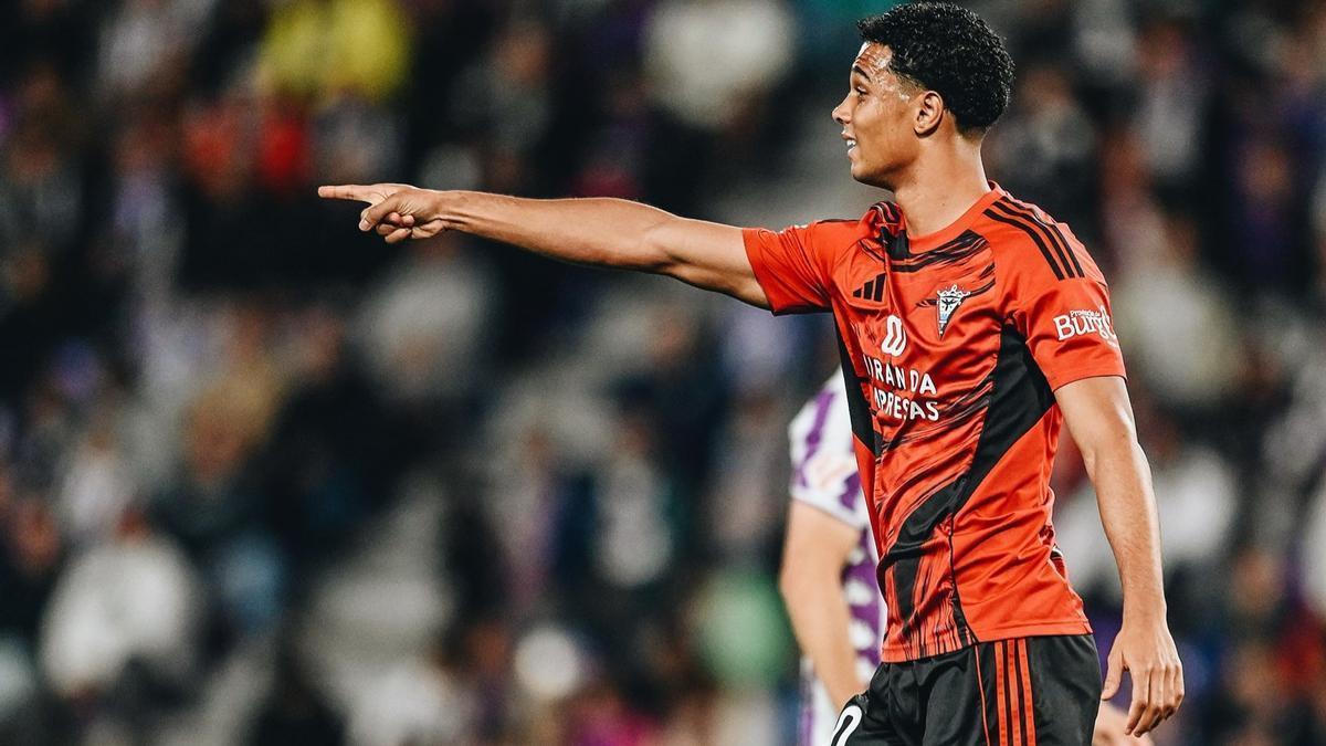 Etienne Eto’o, atacante balear del Rayo Vallecano (cedido al Mirandés) también interesa.