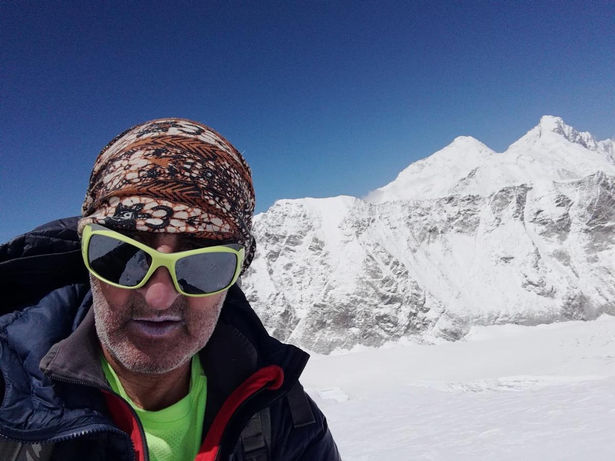 Roberto López, en el Makalu en 2025.