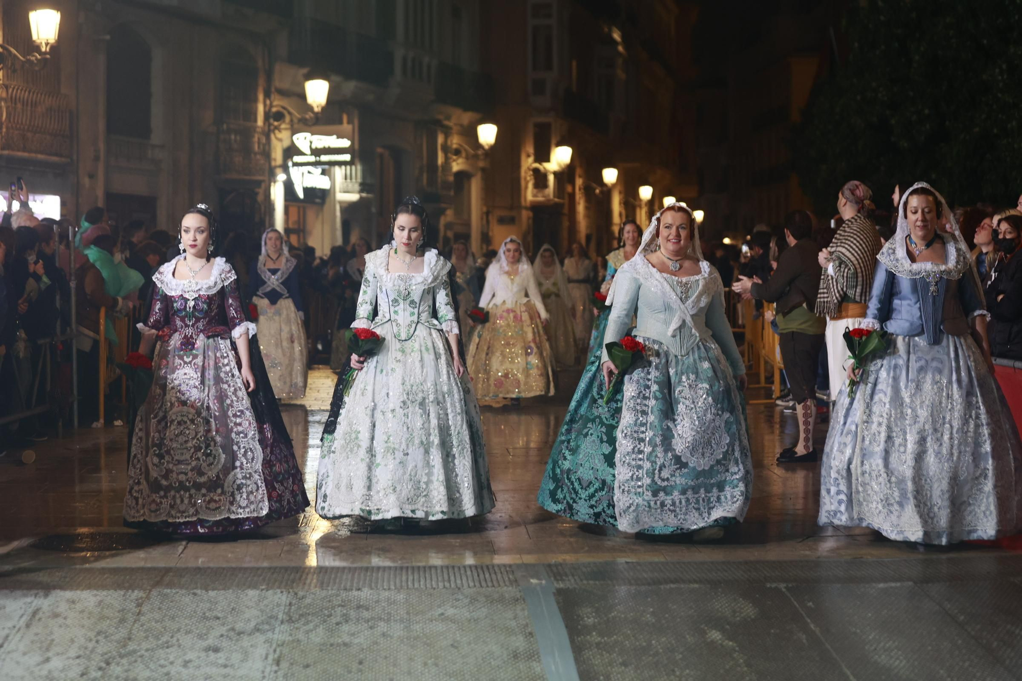 Búscate en la Ofrenda por la calle Quart (entre 22.00 y 23.00 horas)