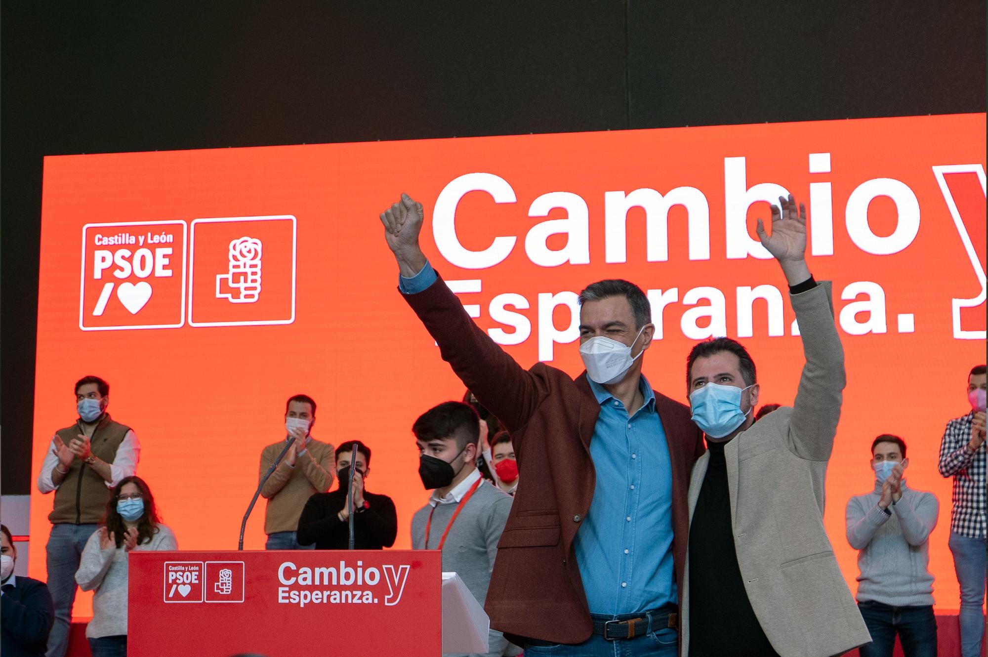 El presidente del Gobierno, Pedro Sánchez, junto al candidato socialista a la Junta de Castilla y León, Luis Tudanca.