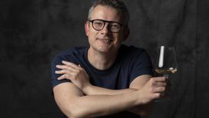 Santi Rivas, divulgador de vino a través de redes sociales (@colectivodecantado)