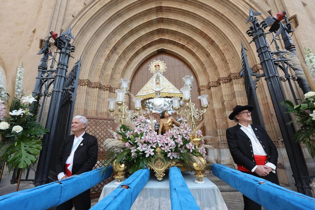 La Mare de Déu del Lledó centra la Flor Natural.