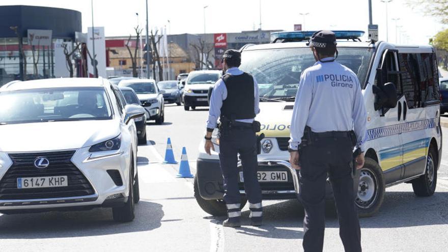 Un control de la policia a la zona de Mas Xirgu.