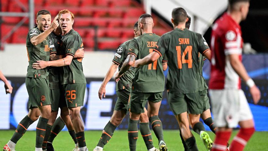 Resumen, goles y highlights del Atlético de Amberes 2 - 3 Shakhtar de la Jornada 2 de la Fase de Grupos de la Champions League