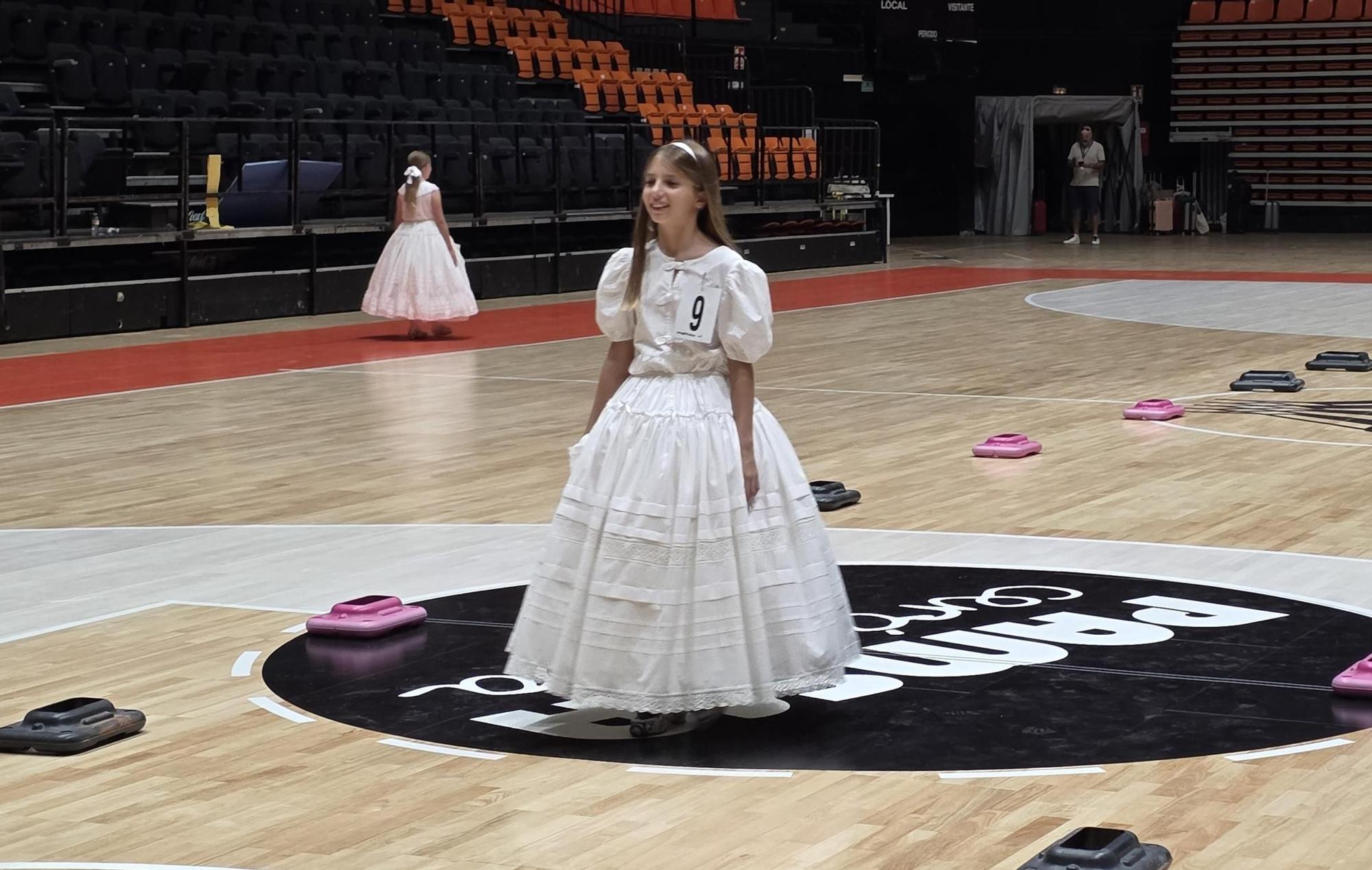 Asi ha sido el ensayo de la elección de candidatas a Falleras Mayores de València 2026