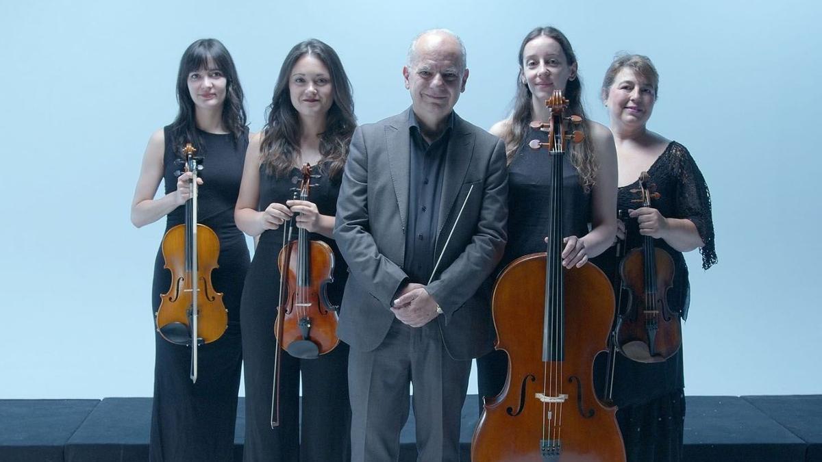 El Cuarteto Euroamericano y el director Ángel del Palacio