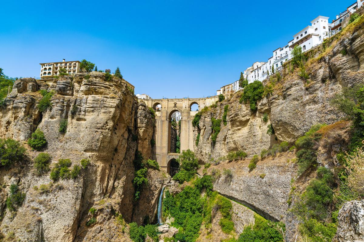 El Puente Nuevo de Ronda sobre un tajo de más de 100 metros