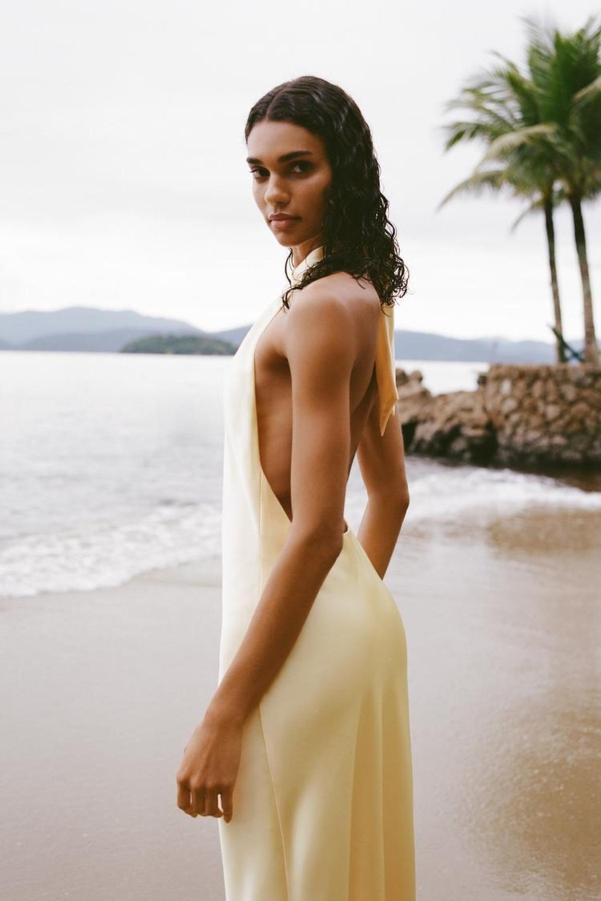 Espectacular vestido sanitado de Zara, perfecto para la graduación.