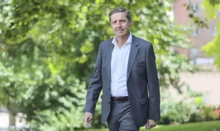 Carlos Fernández Llaneza, portavoz del PSOE de Oviedo: "La improvisación de Canteli nos está costando dinero a los ovetenses"