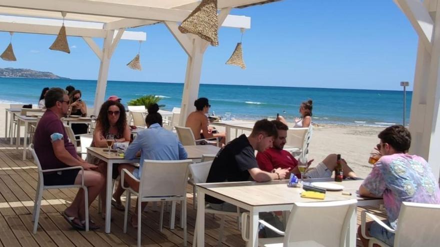 Tres puestos están situados en la playa Heliópolis, en la zona sur del municipio, y el resto en l’Almadrava, Torre Sant Vicent y Els Terrers. | BELLIDO