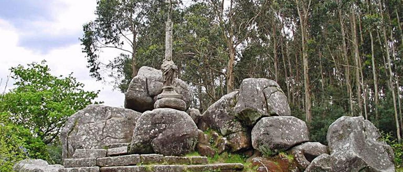 Cruceiro situado no mesmo lugar.