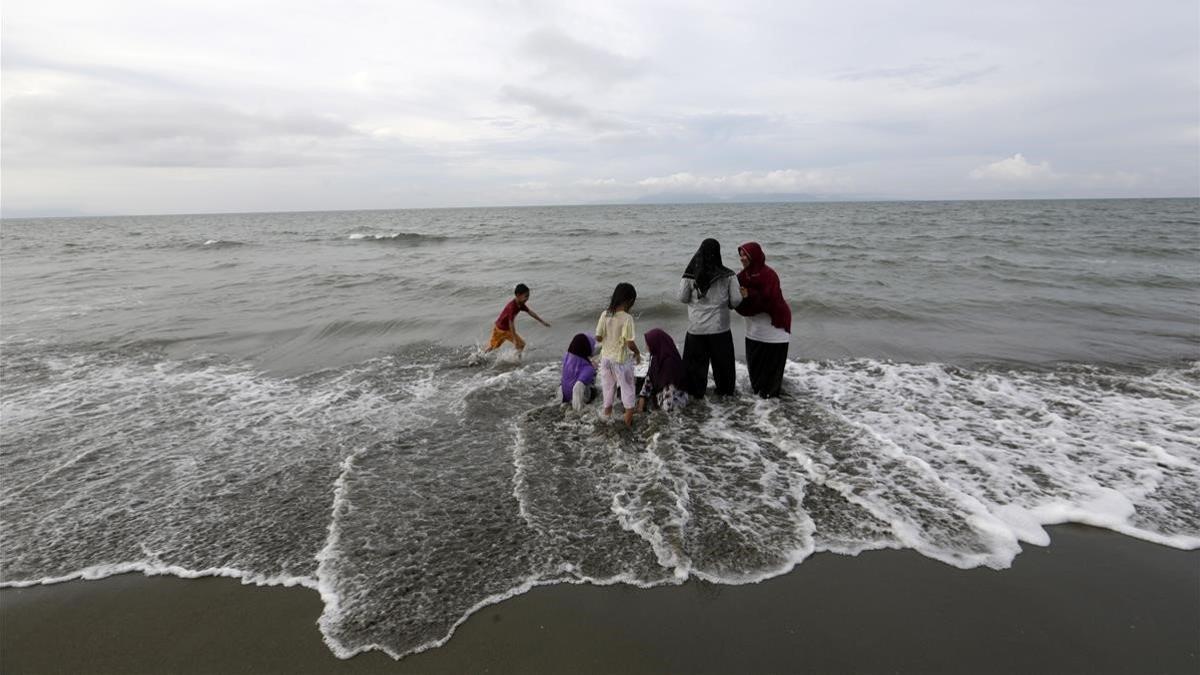 syiah kuala beach  indonesia