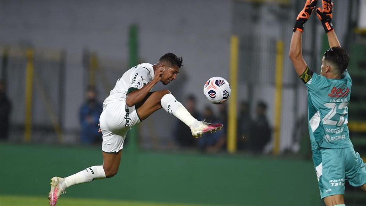 Rony, otra vez decisivo, marcó el primer gol del Palmeiras