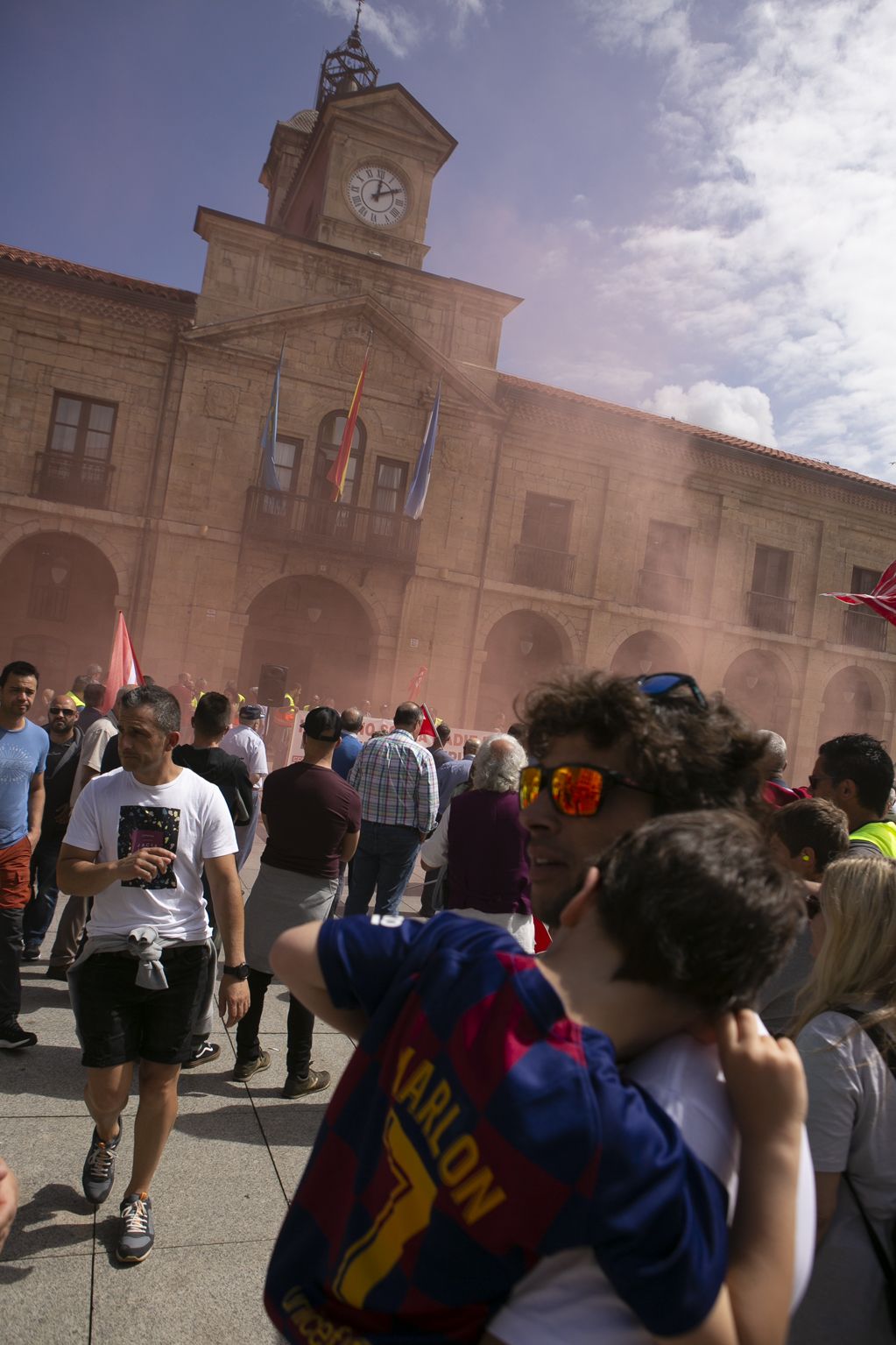 Los trabajadores de Saint-Gobain salen a la calle para frenar los despidos en Avilés