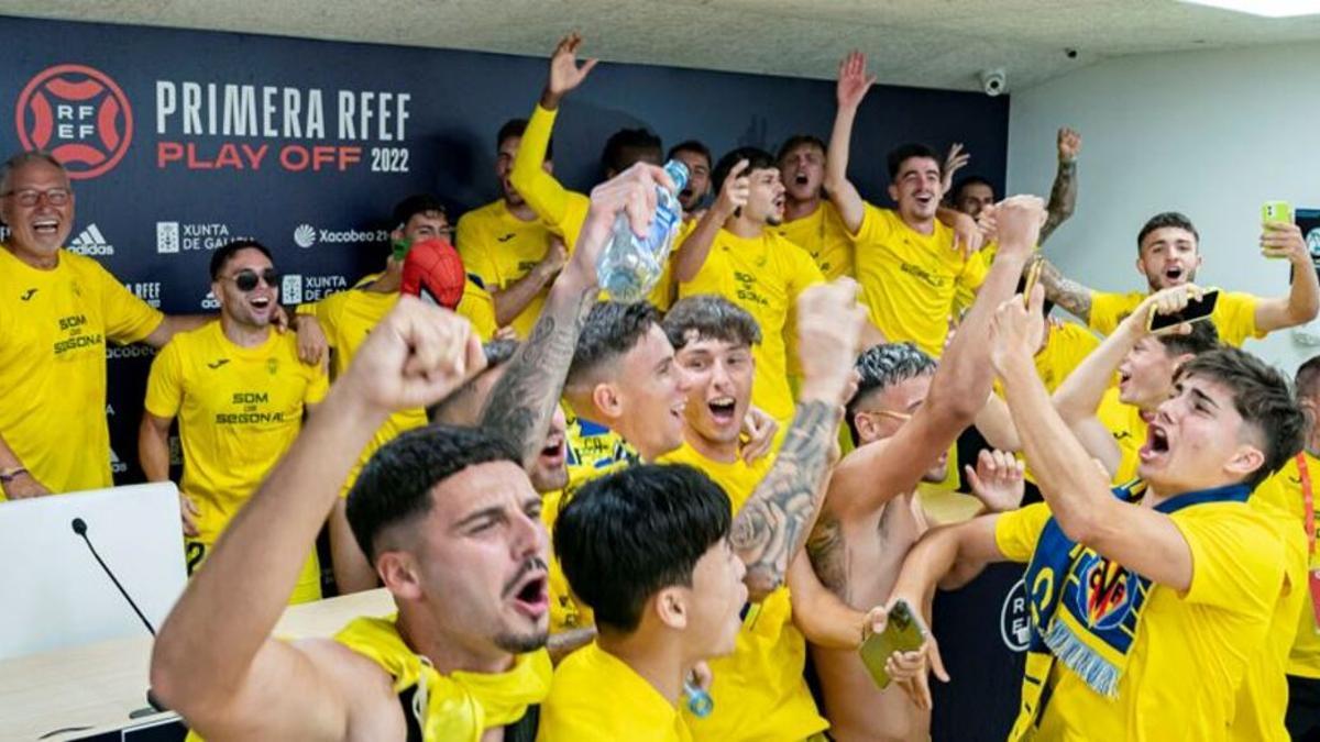 El Villarreal B celebra el ascenso a la categoría de plata