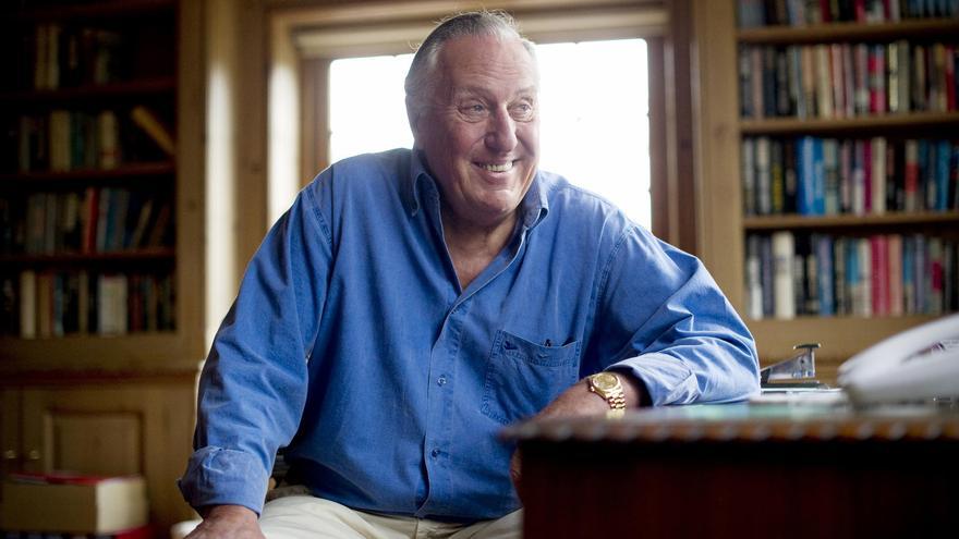La huella de Frederick Forsyth en Alicante