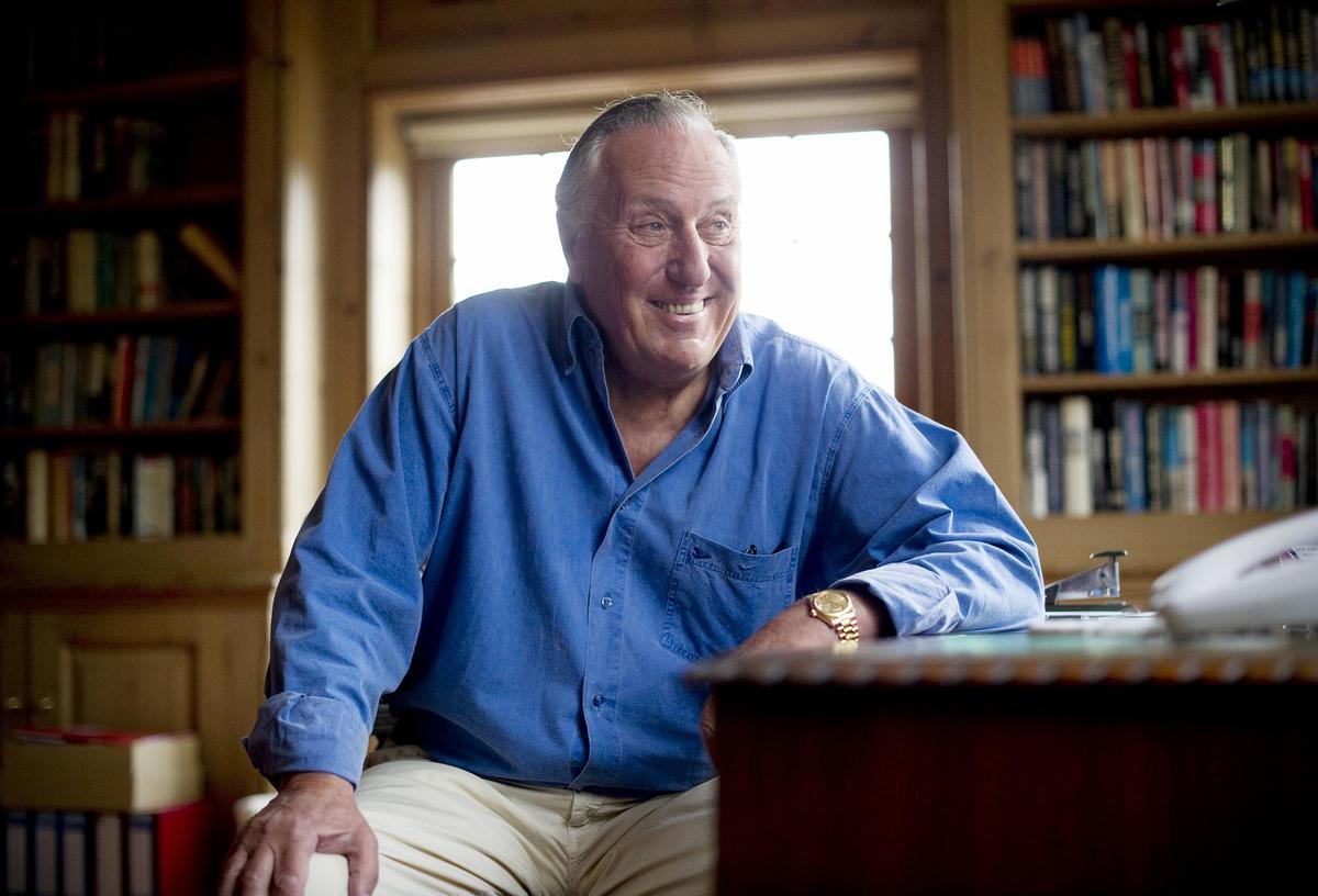 El escritor britanico Frederick Forsyth, en una imagen reciente