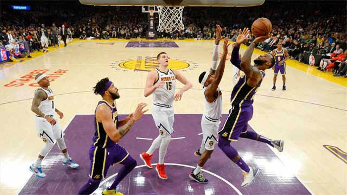Lebron supera a Jordan... pero los Lakers vuelven a perder