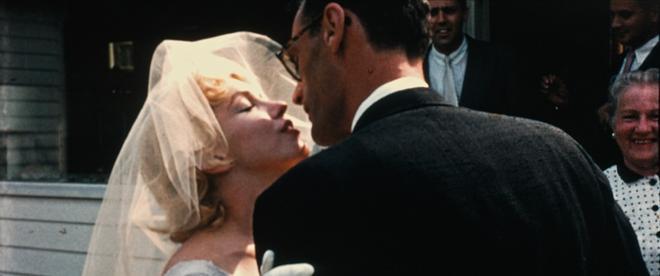 Marilyn Monroe en su boda con Arthur Miller, en una imagen del documental 'El misterio de Marilyn Monroe: las cintas perdidas' (Netflix)