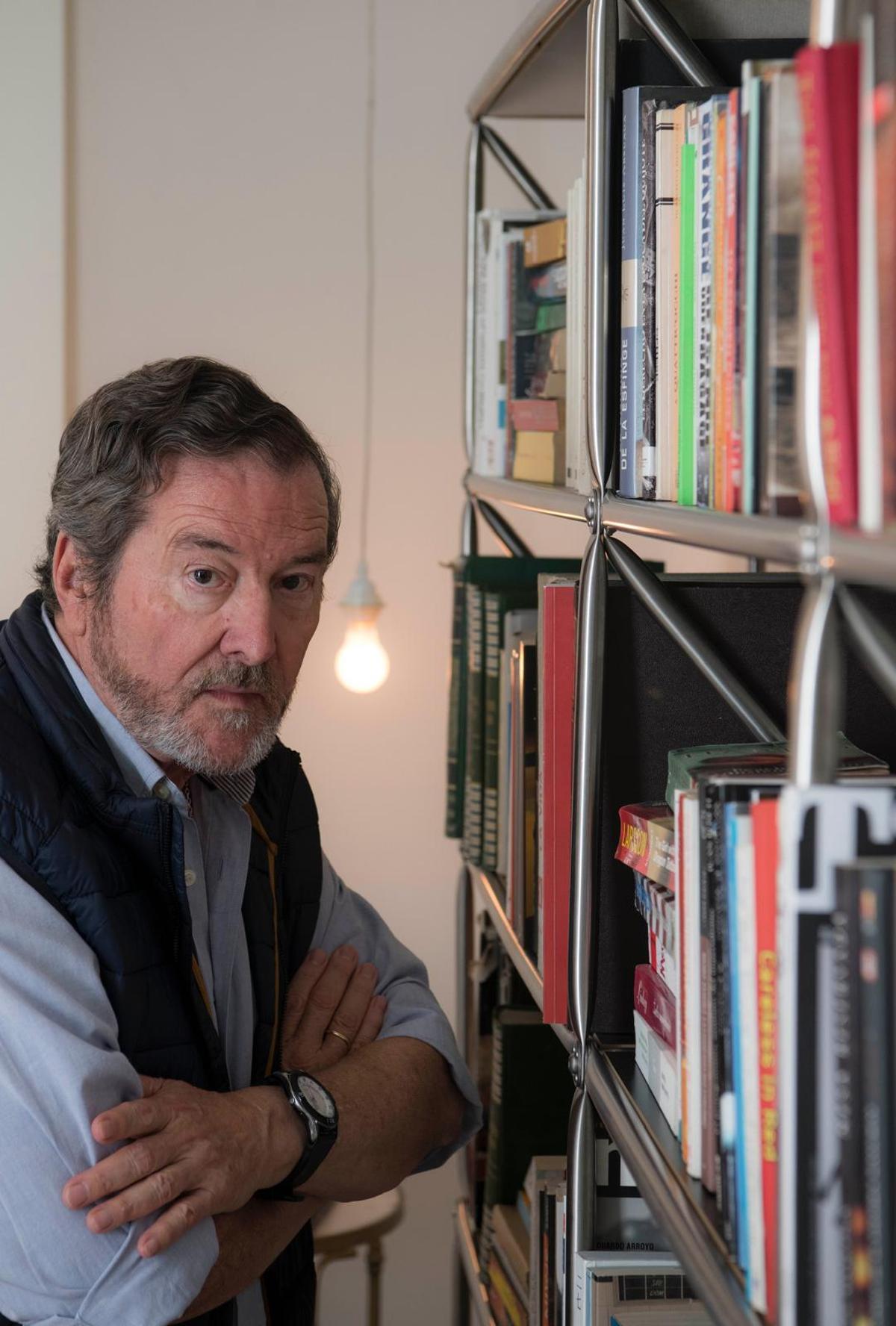 J.J. Benítez regresa con 'Están aquí', un libro sobre secretos militares y ovnis.