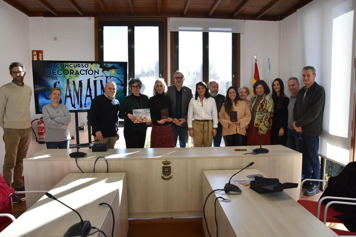 Foto de los ganadores, jurado y autoridades en Ames.