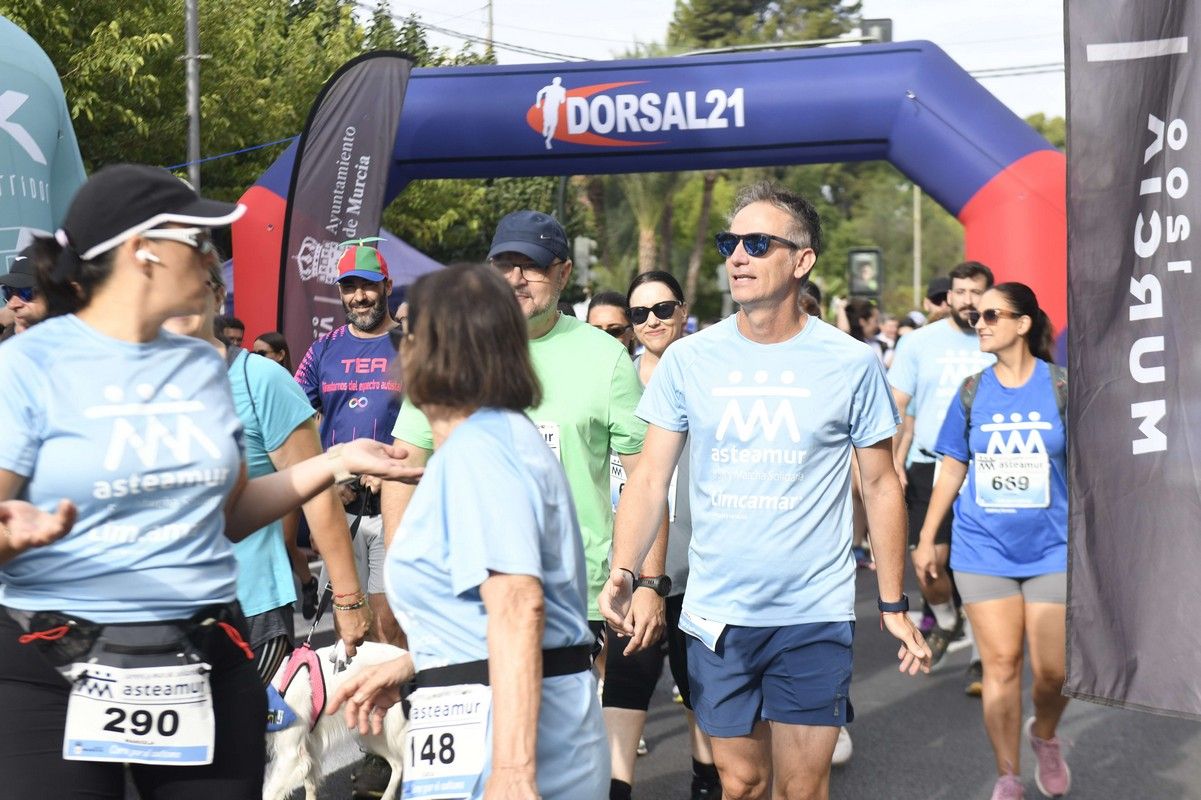La carrera y marcha Solidaria Asteamur, en imágenes