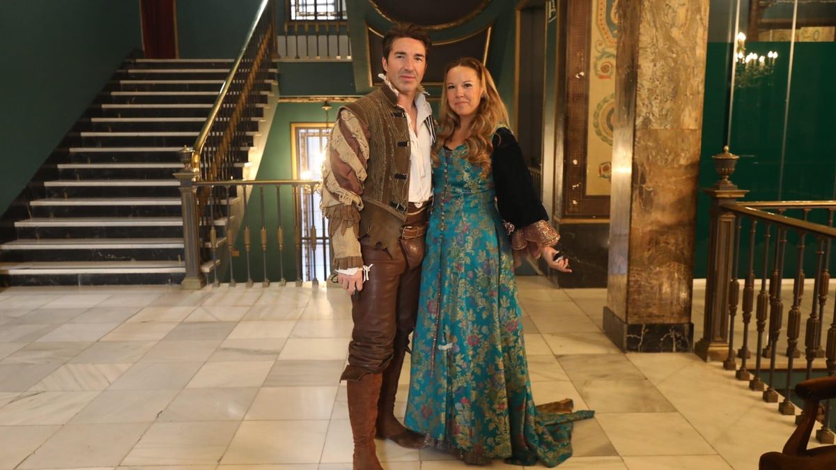 Silvia Villaú y Carlos Benito, este lunes en la presentación en el Principal del musical 'Romeo y Julieta, un amor inmortal'.