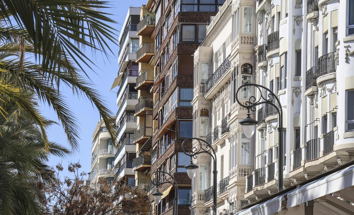 Pisos junto a la Explanada, una de las zonas más caras de Alicante.