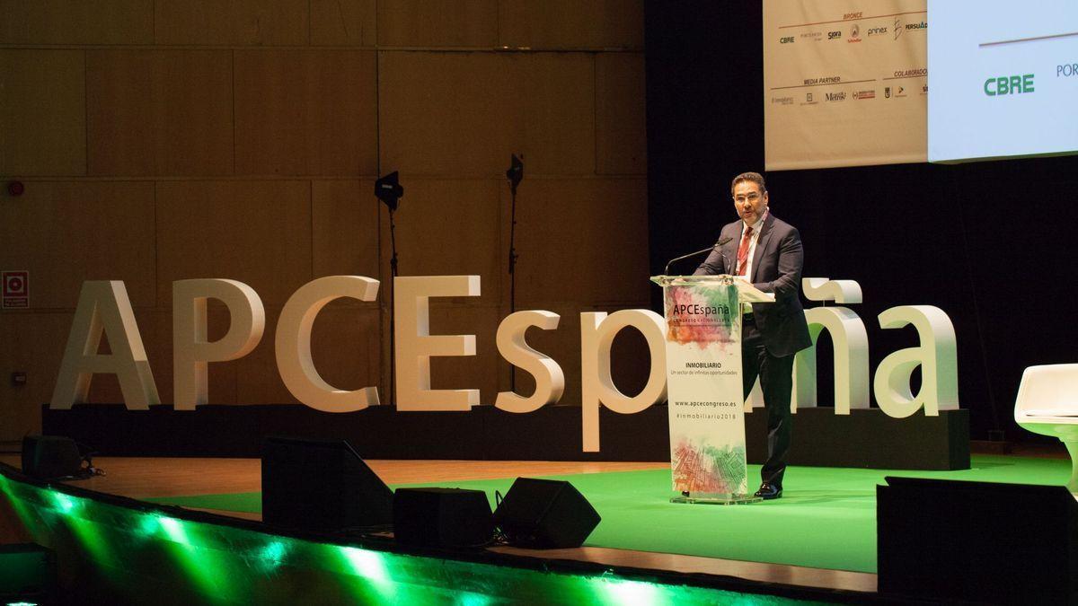 Juan Antonio Gómez Pintado, durante el primer Congreso Nacional de Vivienda.