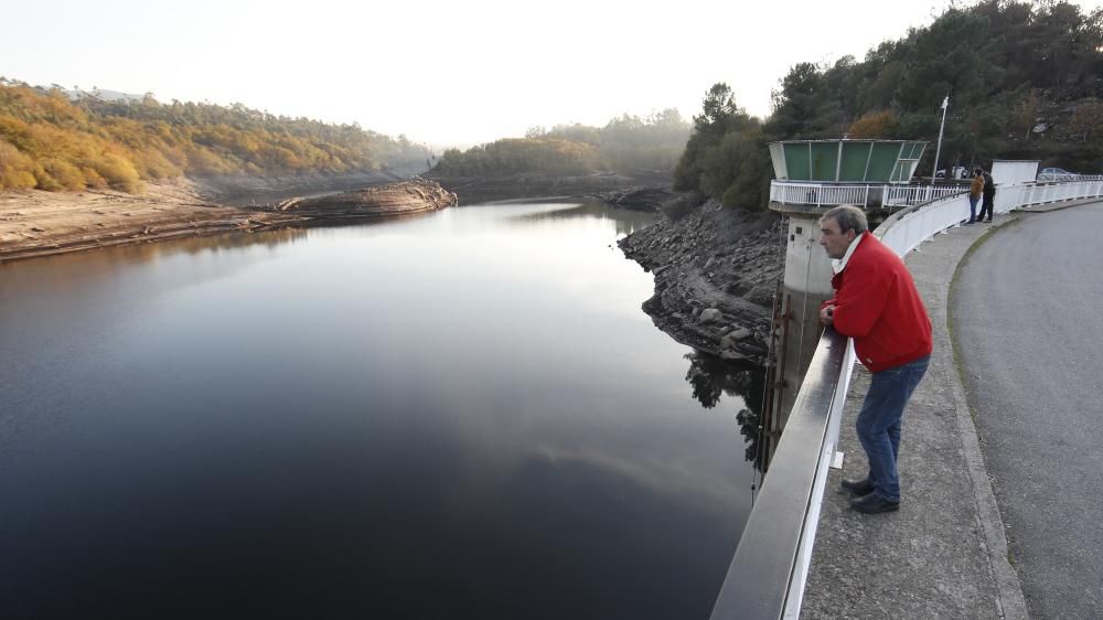 Sequía en el embalse de Eiras. // R, Grobas