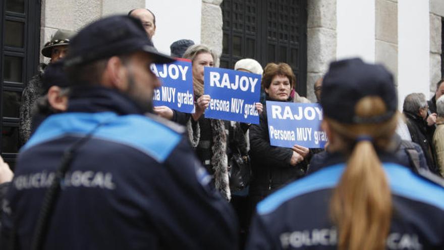 El Ayuntamiento de Pontevedra declara &#039;persona non grata&#039; a Rajoy con los votos de PSOE, Marea y BNG