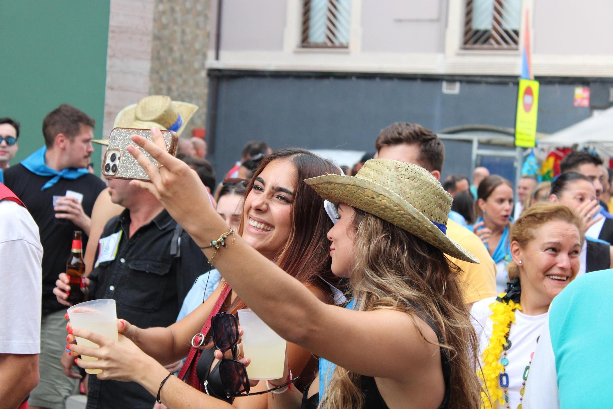 EN IMÁGENES: Ambientazo en la fiesta de Les Piragües por el Descenso Internacional del Sella.