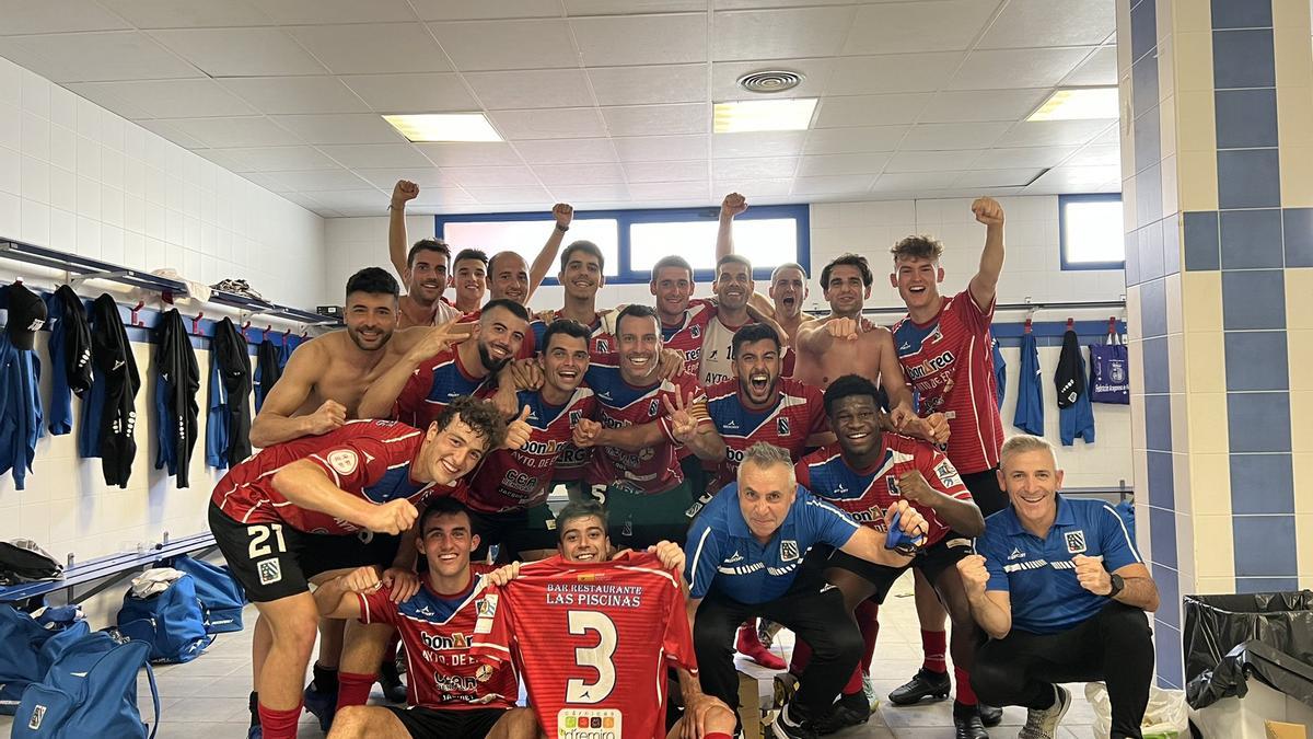 El Épila celebrando su triunfo ante el Binéfar