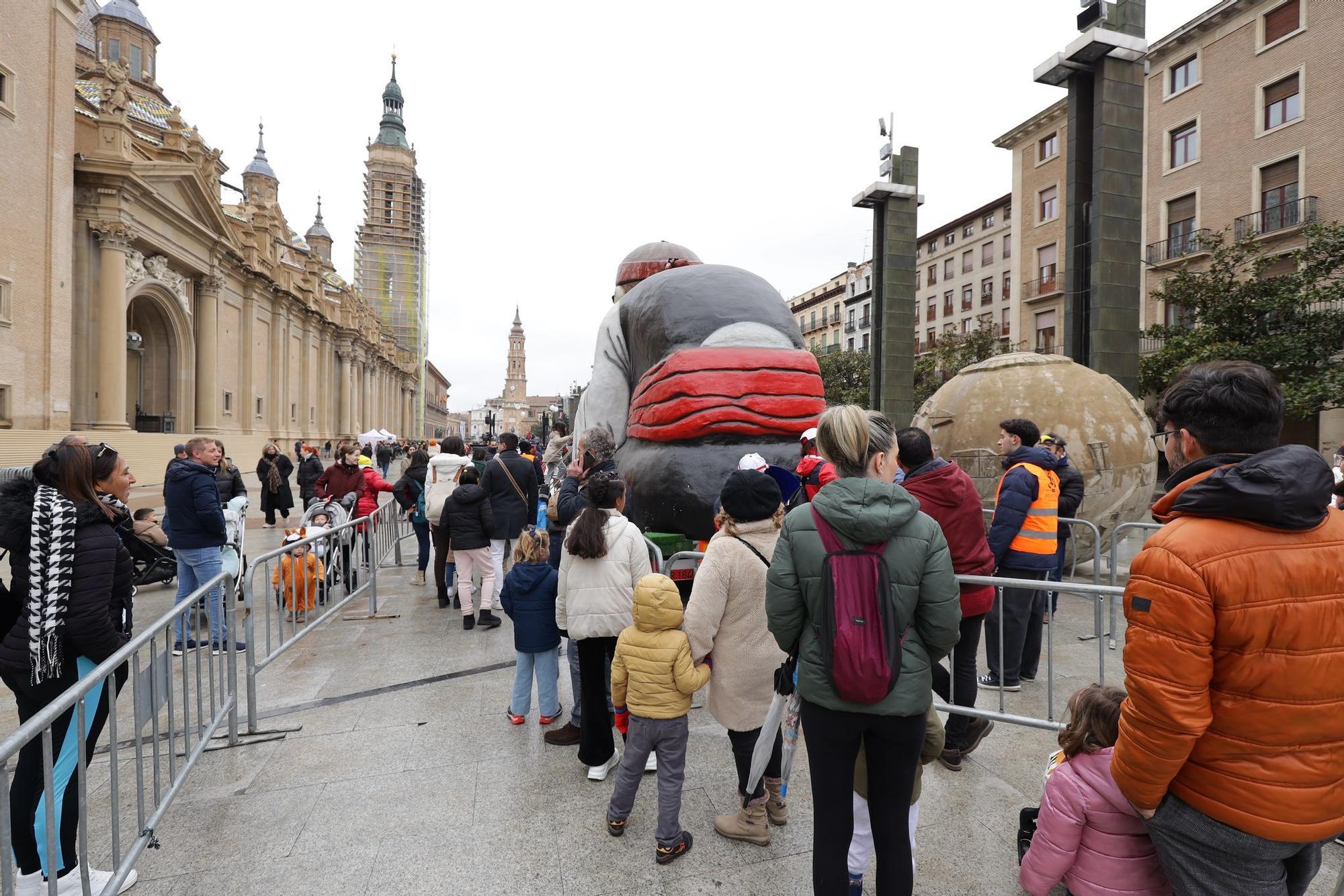 La lluvia no desanima el colorido carnaval infantil de Zaragoza