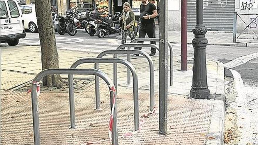 Bicis, parkings, zona azul y verde...