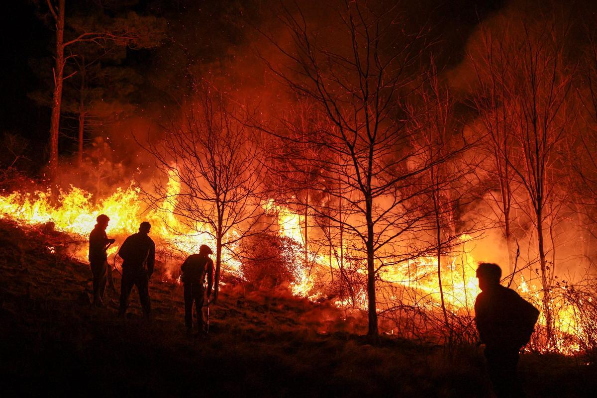 Incendio forestal en Intiyaco, cerca de Villa Berna, en la provincia de Córdoba (Argentina).