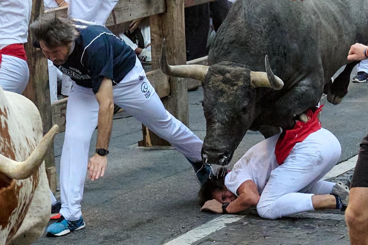 Tercer encierro de S (152360195).jpg