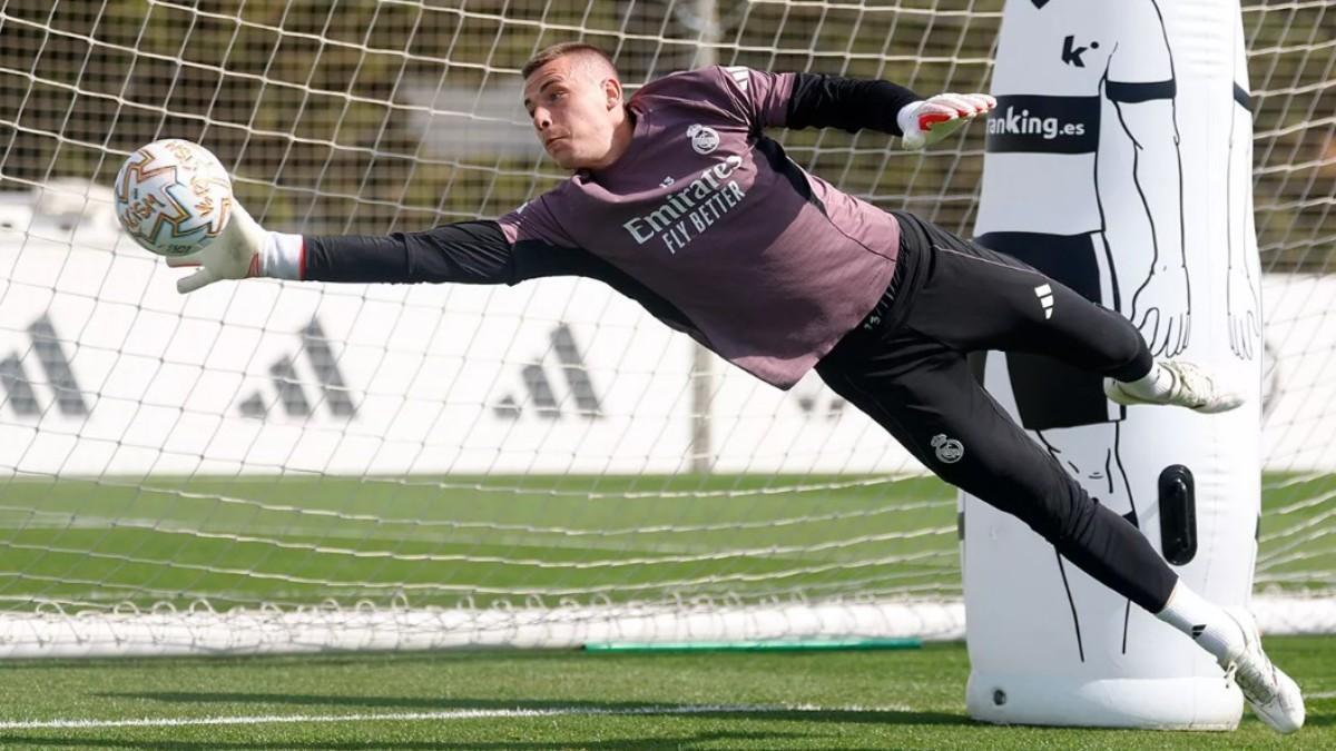 Lunin defenderá la portería del Madrid en el derbi