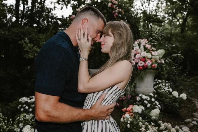Taylor Swift y Travis Kelce protagonizan una "boda real", muy privada y personal, en mitad de Nueva York