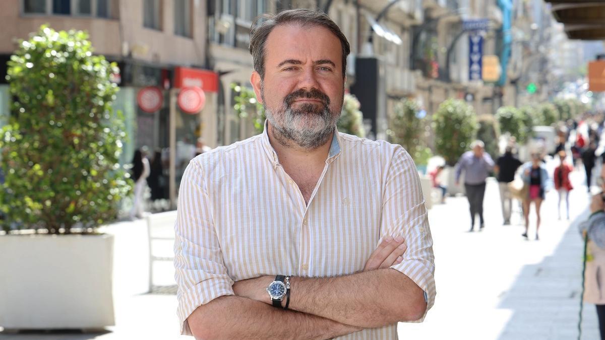 El hasta ahora líder de la Marea en Vigo, Rubén Pérez, da el salto a la política nacional de la mano de la ministra Sira Rego