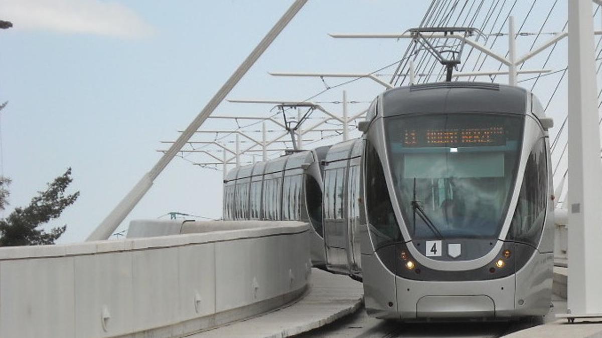 Tren ligero de la línea roja de Jerusalén.