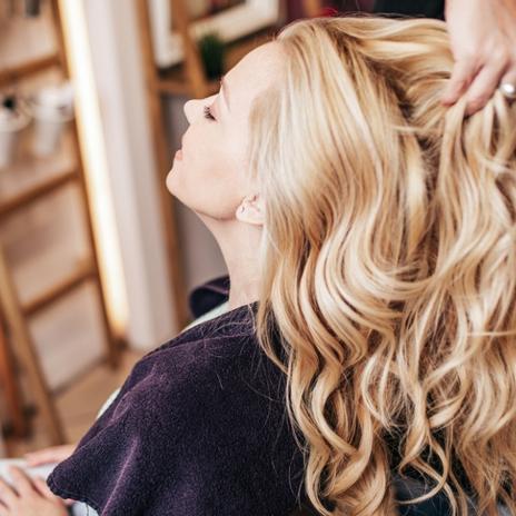 Los expertos de Blondie resuelven una duda universal: ¿por qué me salen canas si soy joven?