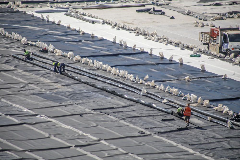 Construcción de una gran balsa en Albatera