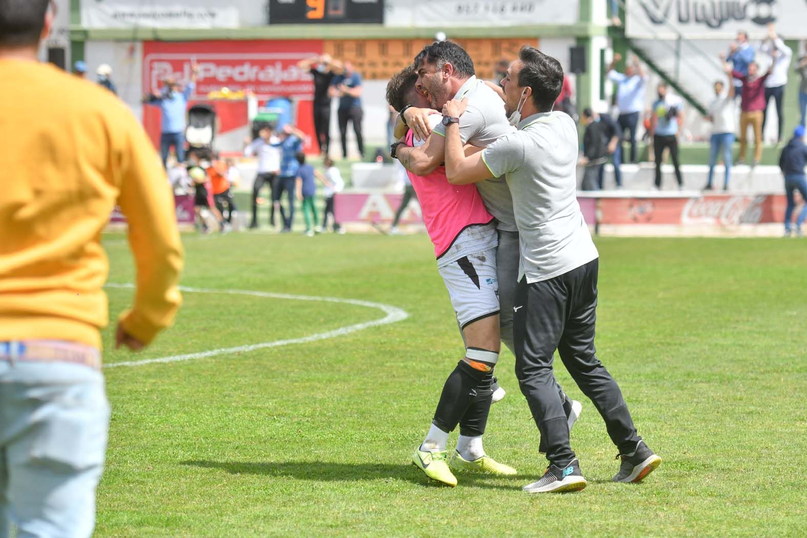 El triunfo del Pozobblanco ante el Córdoba B, en imágenes