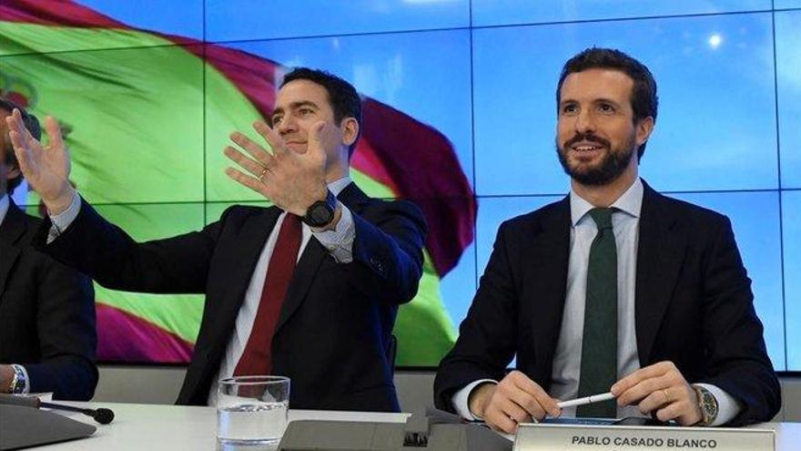 Casado acusa al Gobierno de tapar la polémica de Delgado con la censura parental